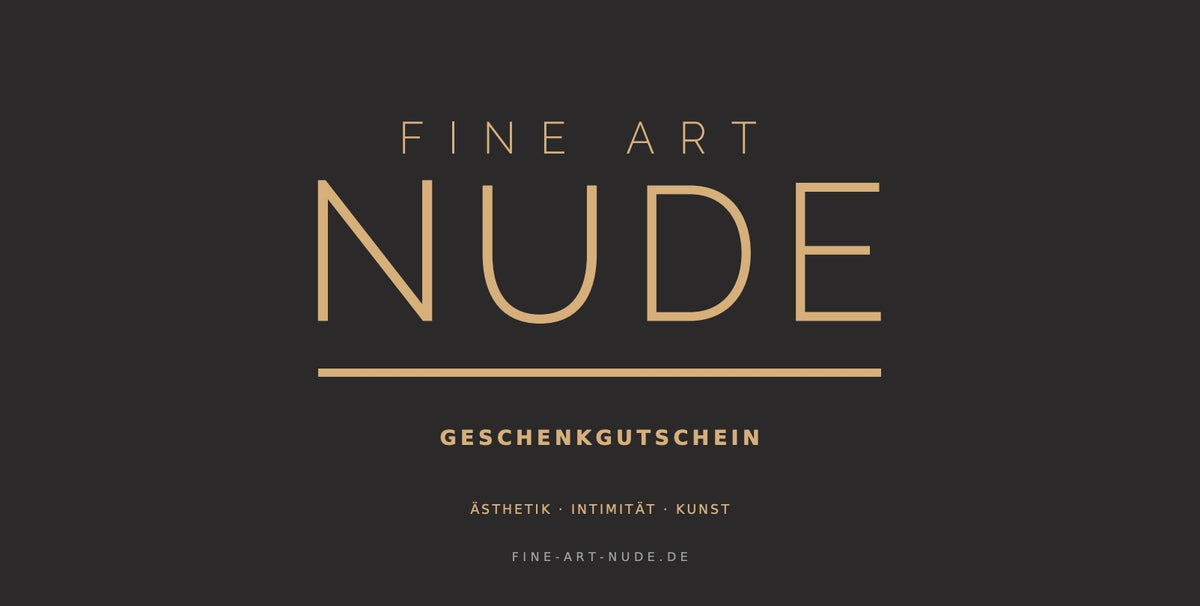 Original-Vorderseite des Fine-Art-Nude-Geschenkgutscheins in Schwarz und Gold